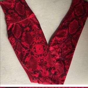 Size 4 LuLu Lemon Snake Print Yoga Pants